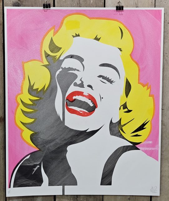 Screaming Marilyn Bubblegum Pink